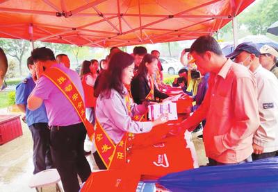 忻州經(jīng)濟(jì)開發(fā)區(qū)舉辦“安全生產(chǎn)宣傳咨詢?nèi)铡被顒?dòng)，筑牢高質(zhì)量發(fā)展安全基石